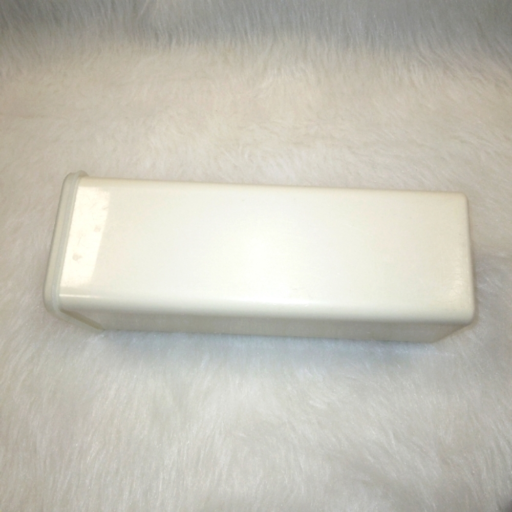 Vintage Tupperware Cheese Storage container, no tray, damaged lid.